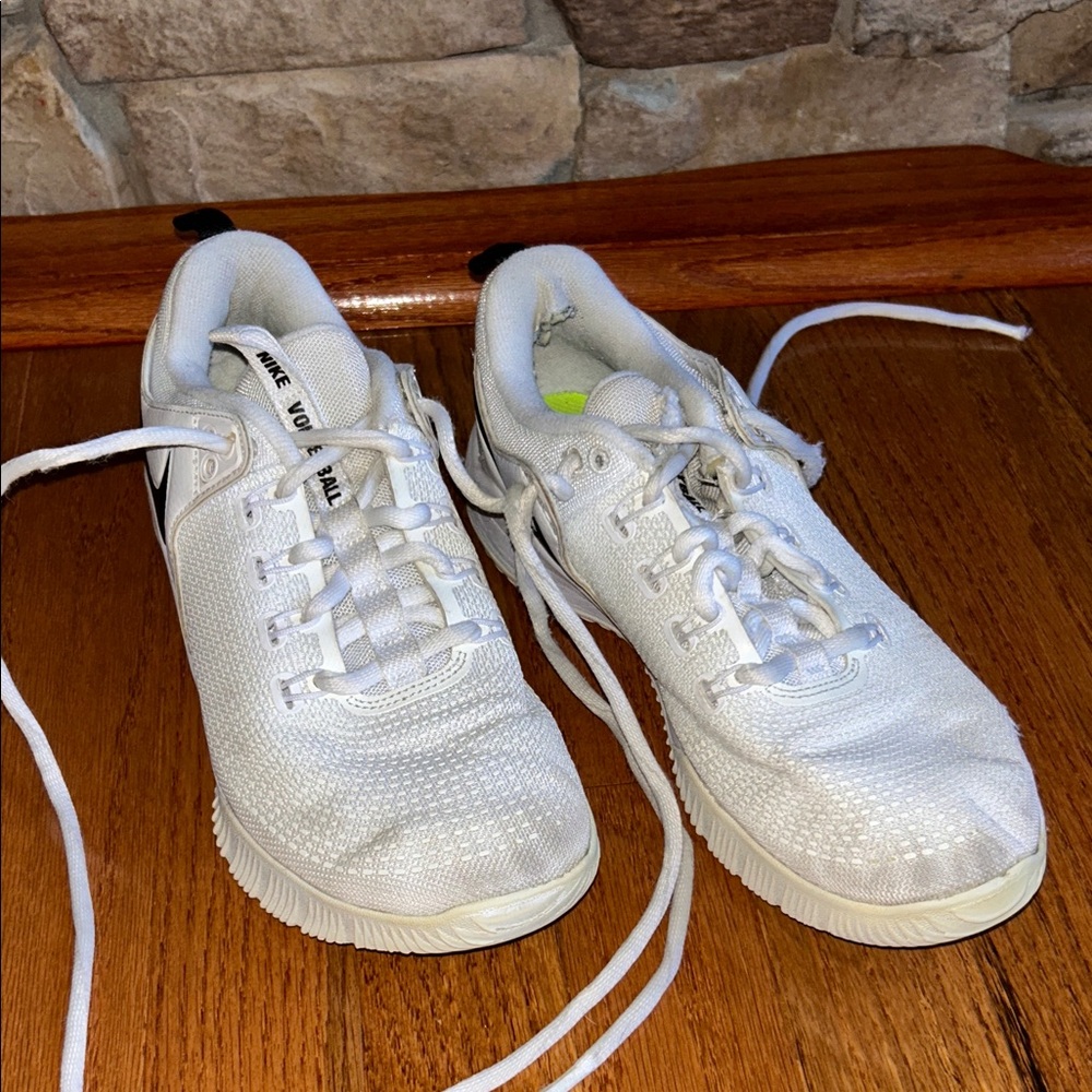 Nike Women's Classic White Sneakers volleyball sneakers size 7